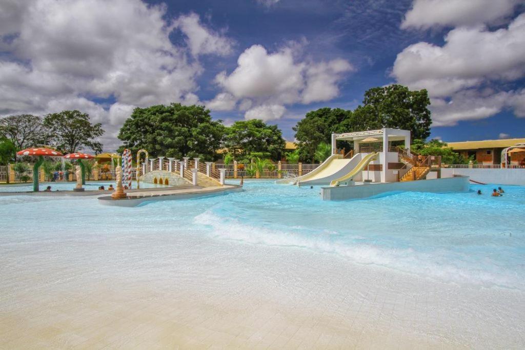 Lacqua Diroma Hotel Com Parque Aquatico 24 Horas Caldas Novas Luaran gambar